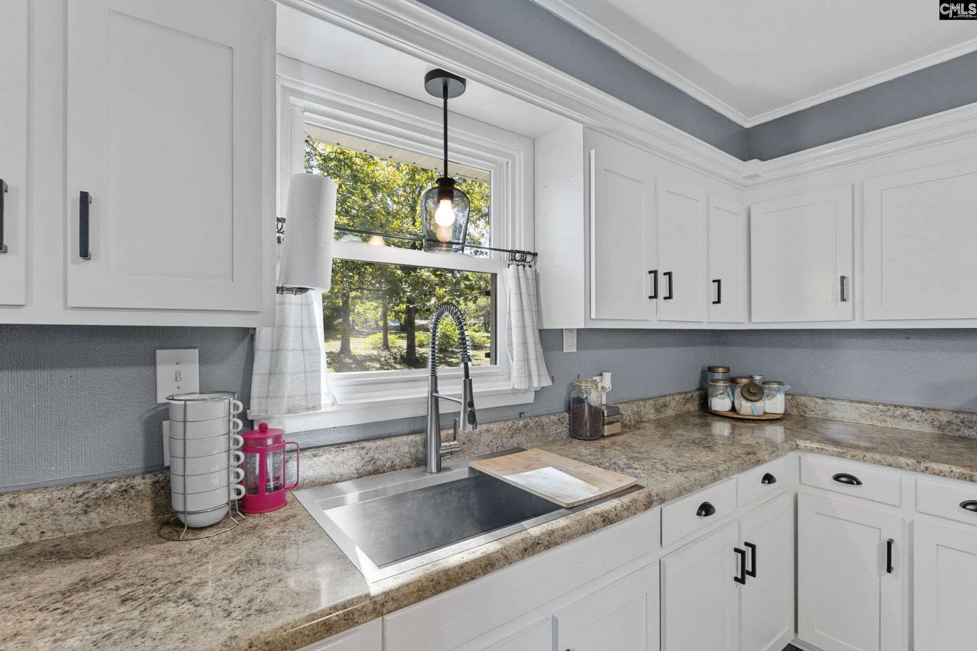 1500 Redwood Drive Photo 8