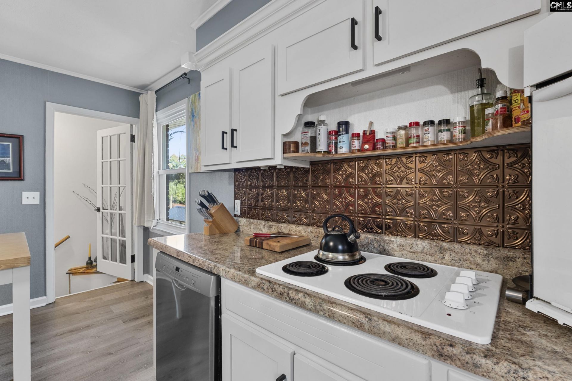 1500 Redwood Drive Photo 9