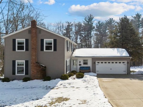 8445 Stoney Brook Drive, Chagrin Falls, OH 44023