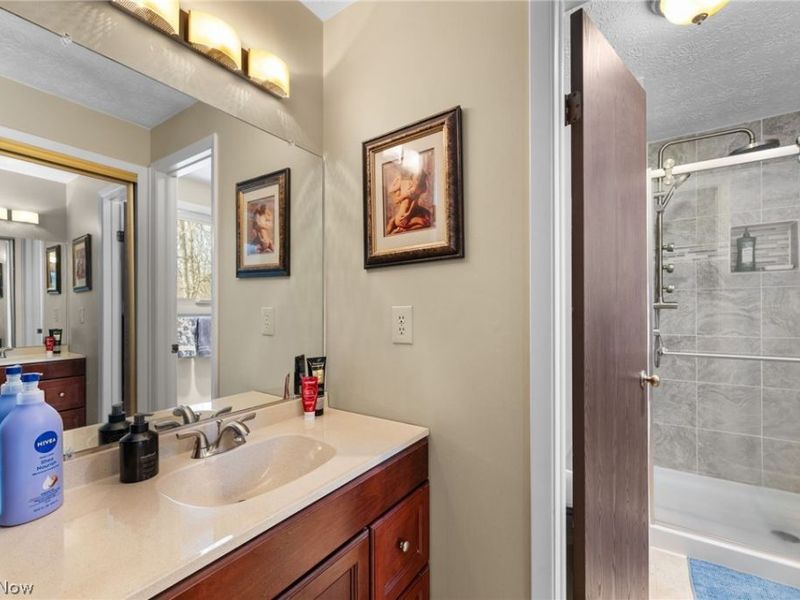 8445 Stoney Brook Drive, Chagrin Falls, OH 44023 Photo 25