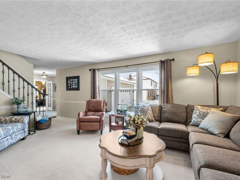 8445 Stoney Brook Drive, Chagrin Falls, OH 44023 Photo 3