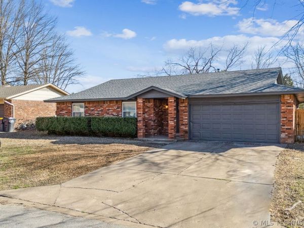 582 E 133rd Place, Glenpool, OK 74033