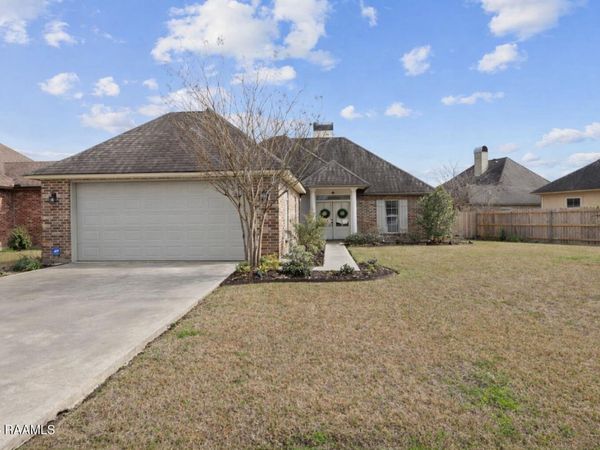 205 Rivergrass Drive, Lafayette, LA 70508