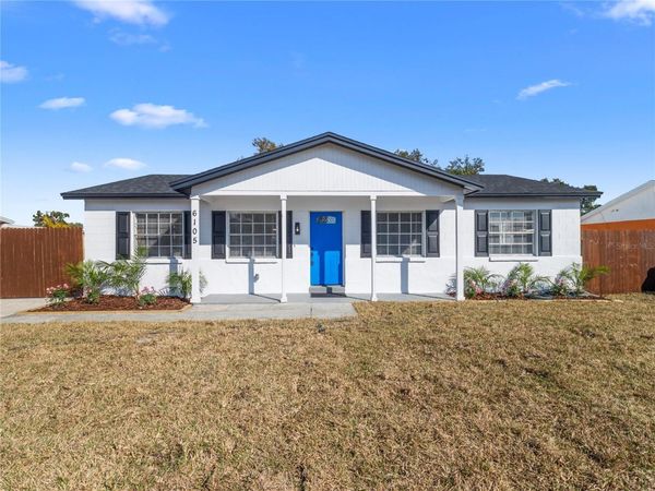 6105 YORKSHIRE ROAD, TAMPA, FL 33634
