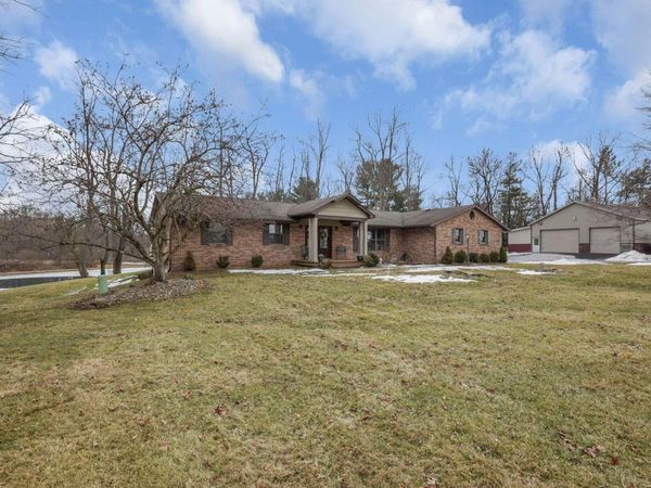 4821 Hazelton Etna Road SW, Pataskala, OH 43062