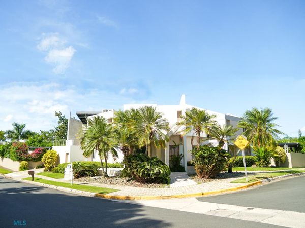 13 MIMOSA, San Juan, PR 00918