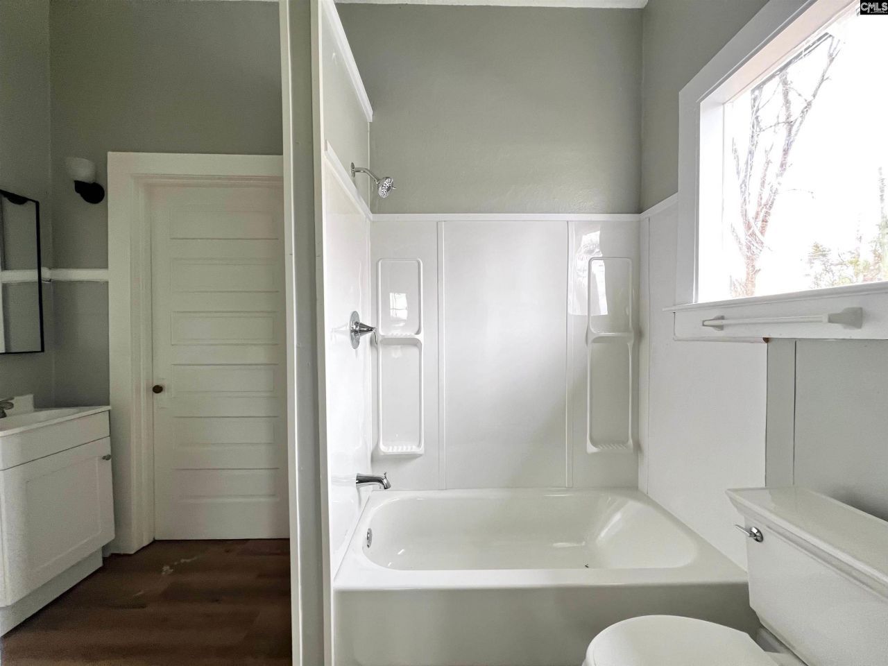 2300 Russell Street  Photo 23