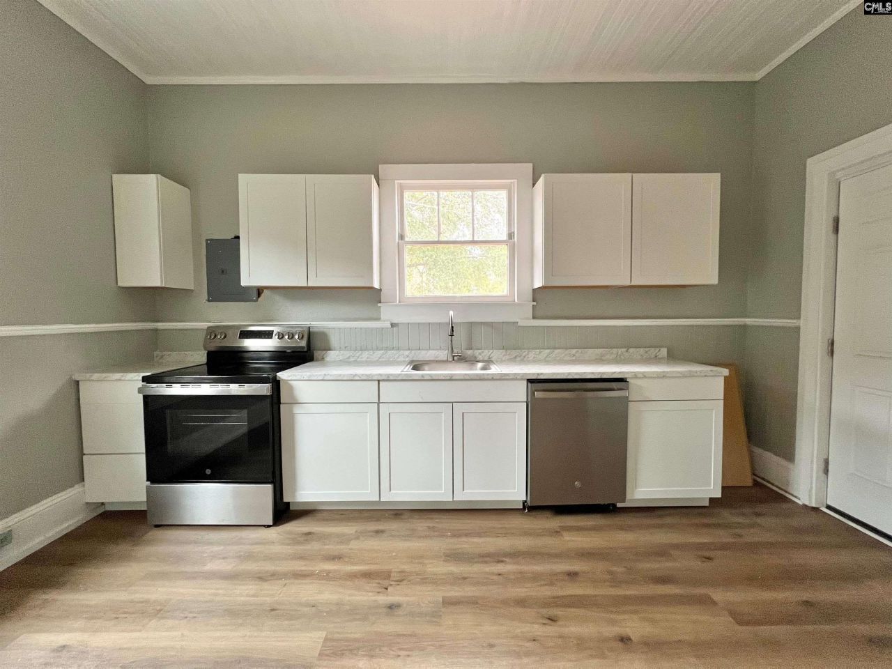 2300 Russell Street  Photo 8