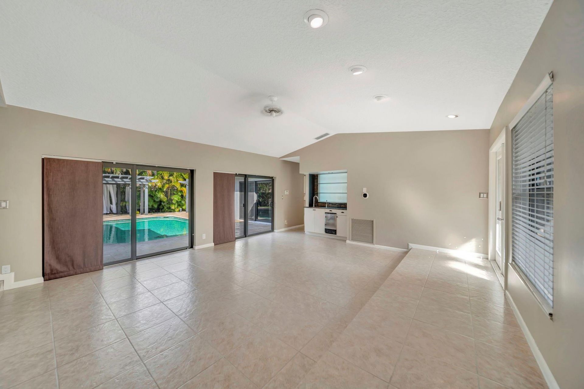 5368 NW 64 Way, Coral Springs, FL 33067 Photo
