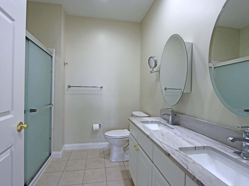 2245 Riverside Drive, Unit 309, Columbus, OH 43221 Photo 11