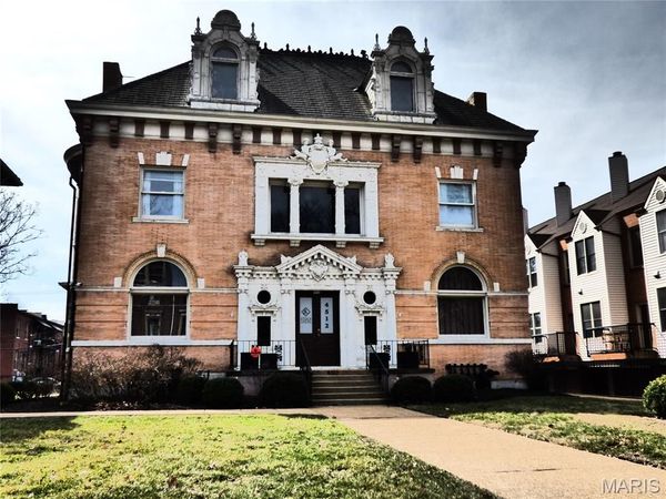 4512 West Pine Boulevard, St Louis, MO 63108