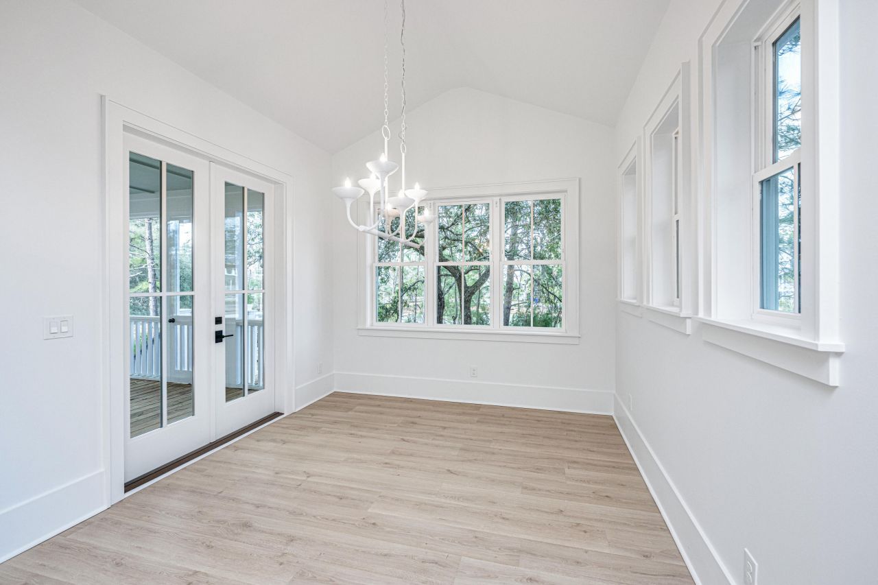 2265 Beckenham Drive Photo 34