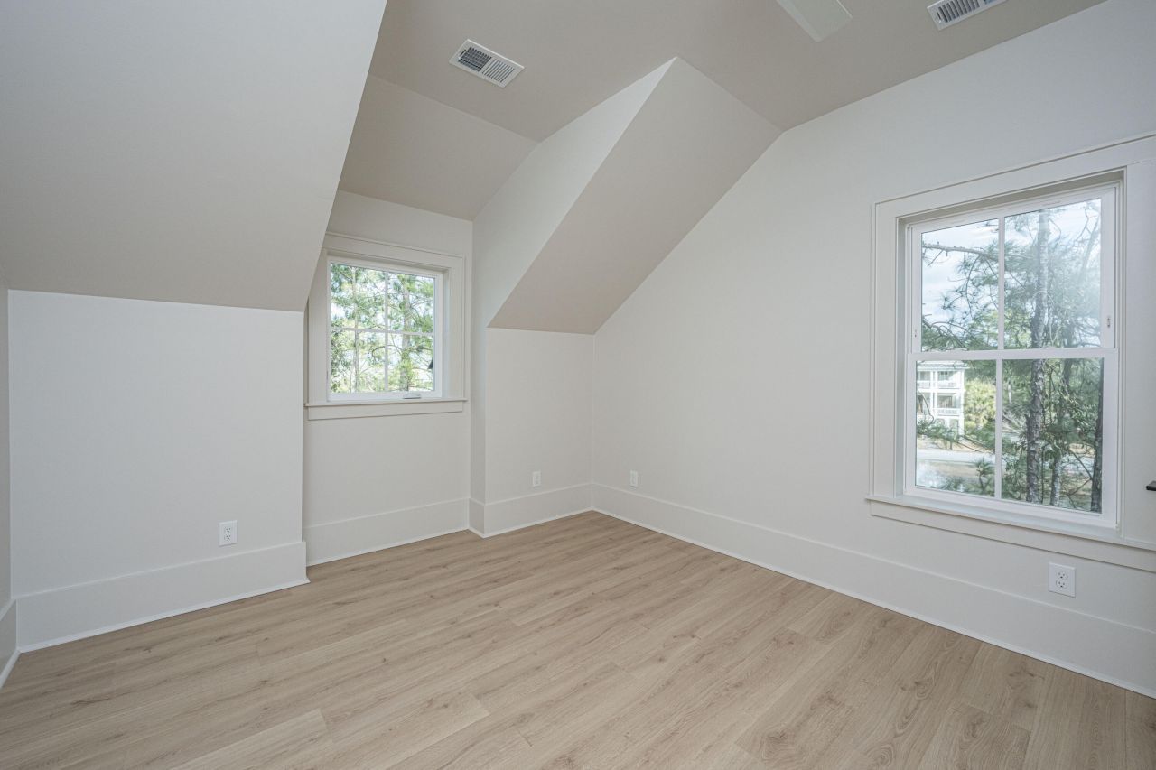 2265 Beckenham Drive Photo 49