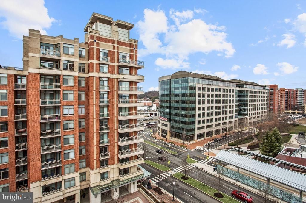 3650 S Glebe Road, Unit 749, Arlington, VA 22202 Main Photo