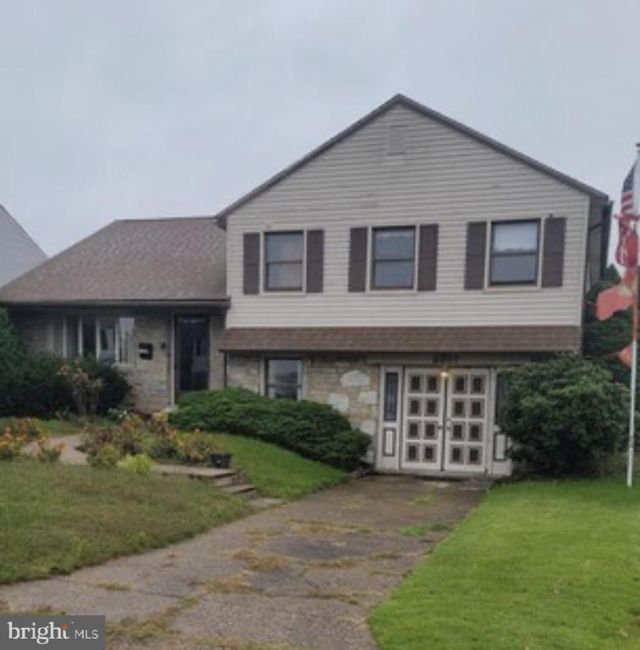 8027 Narvon Street, Philadelphia, PA 19136 Main Photo