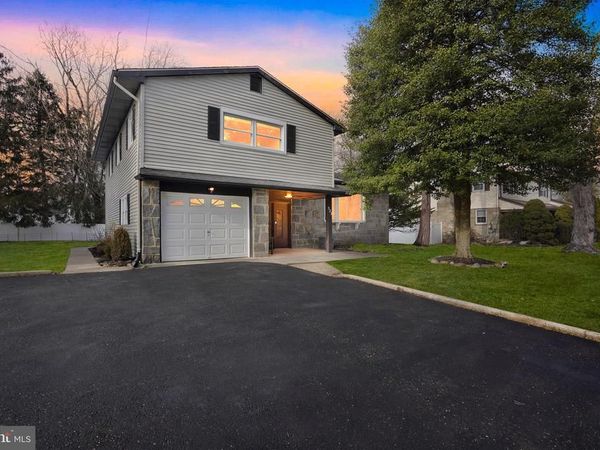 323 PARRY ROAD, CINNAMINSON, NJ 08077