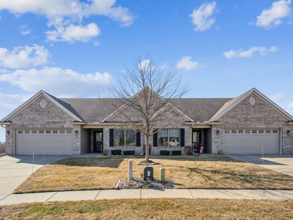 3520 Black Lion Circle, Unit NA, Bettendorf, IA 52722