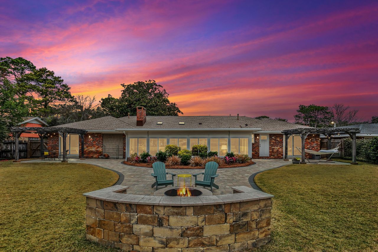 76 Country Club Road, Shalimar, FL 32579 Main Photo