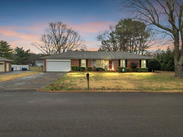 452 Campfire Dr, Murfreesboro, TN 37129