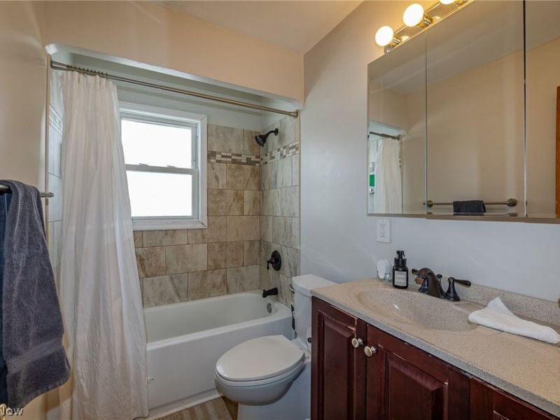 3763 Salisbury Road, Cleveland, OH 44121 Photo 9