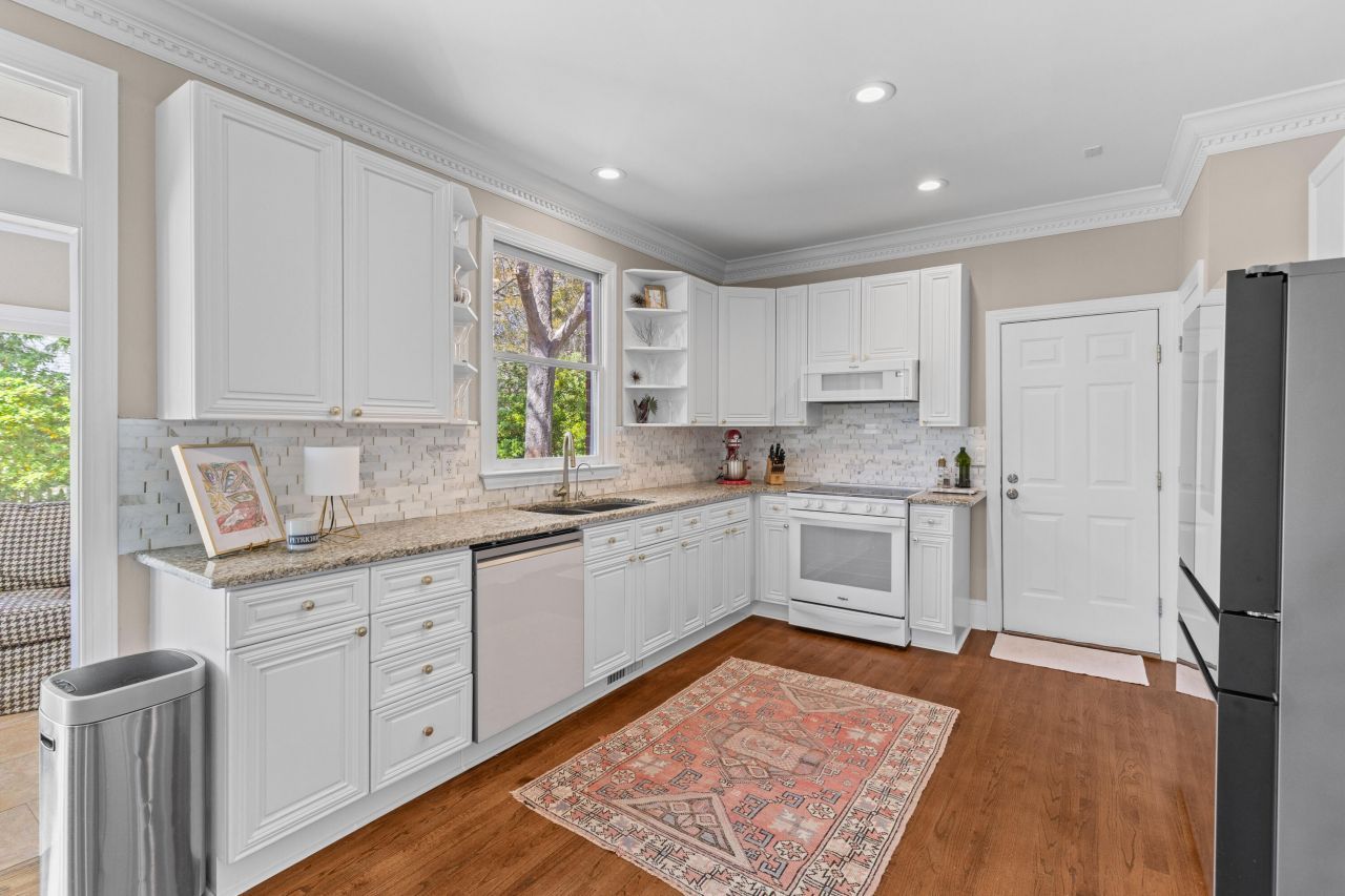 1324 Southlake Drive Photo 13