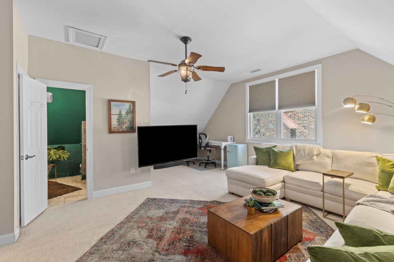 1324 Southlake Drive Photo 22