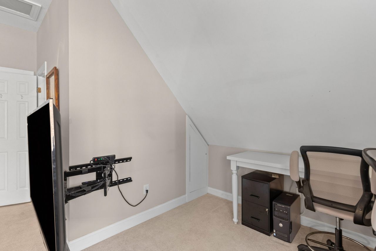 1324 Southlake Drive Photo 24