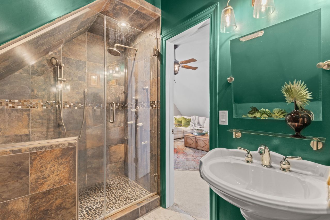 1324 Southlake Drive Photo 25