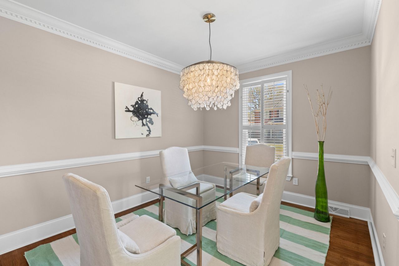 1324 Southlake Drive Photo 5