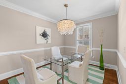 1324 Southlake Drive photo 4