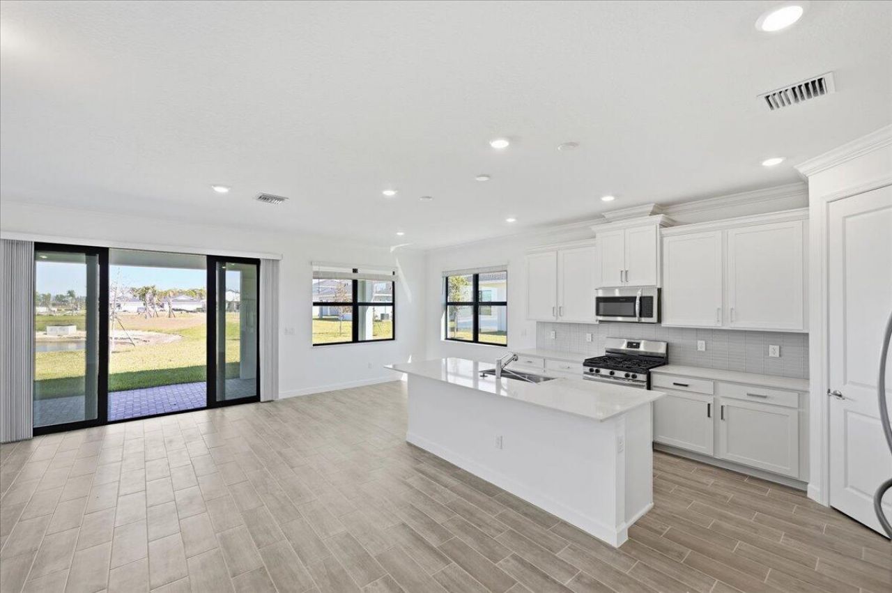 6890 NW Kestrel Lane, Port Saint Lucie, FL 34987 Photo