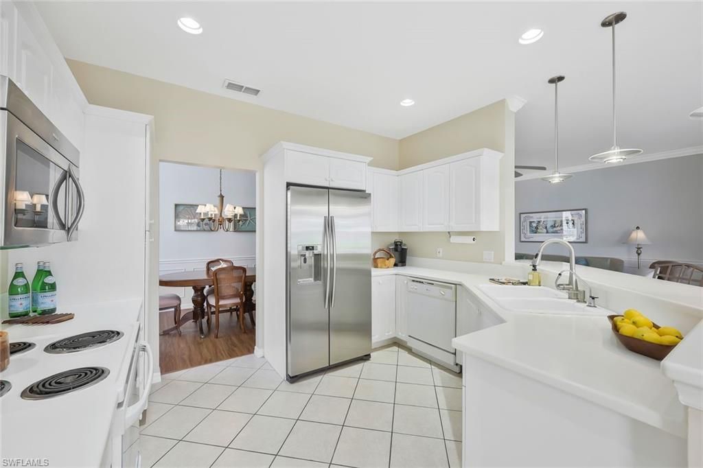 2180 Hawksridge Dr, Unit 2002, Naples, FL 34105 Photo
