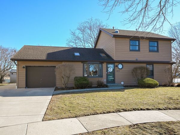 123 Heather Lane, Streamwood, IL 60107