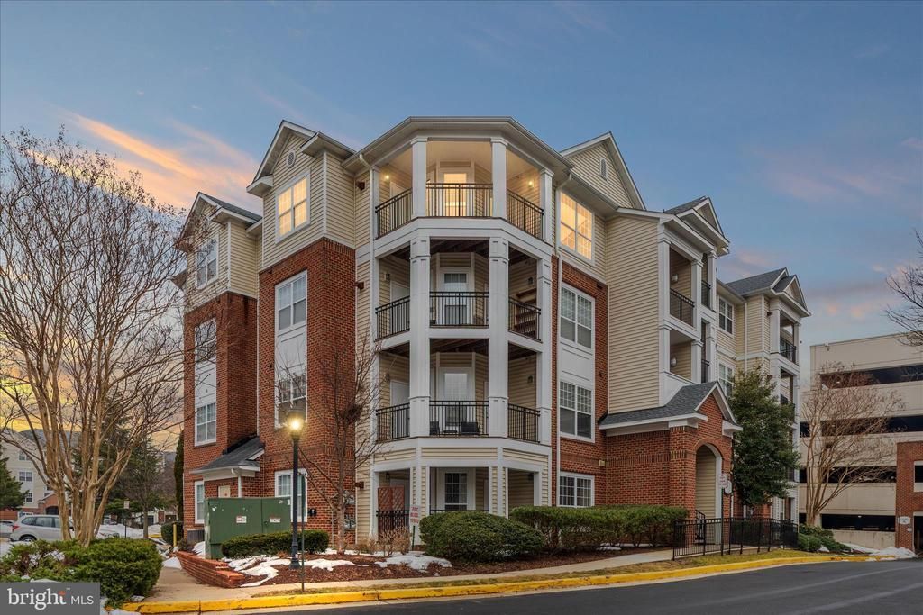 12933 Centre Park Circle, Unit 406, Herndon, VA 20171 Main Photo