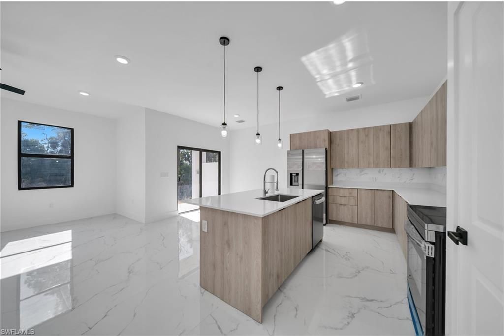 621 Greenbriar Blvd, Lehigh Acres, FL 33972 Photo