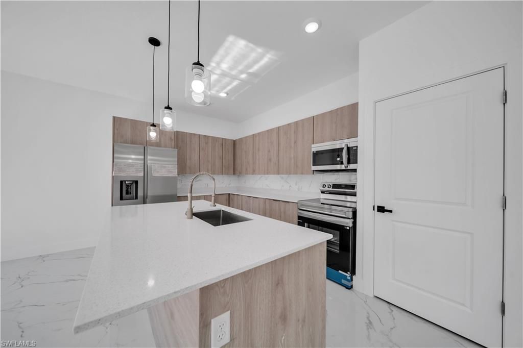 621 Greenbriar Blvd, Lehigh Acres, FL 33972 Photo