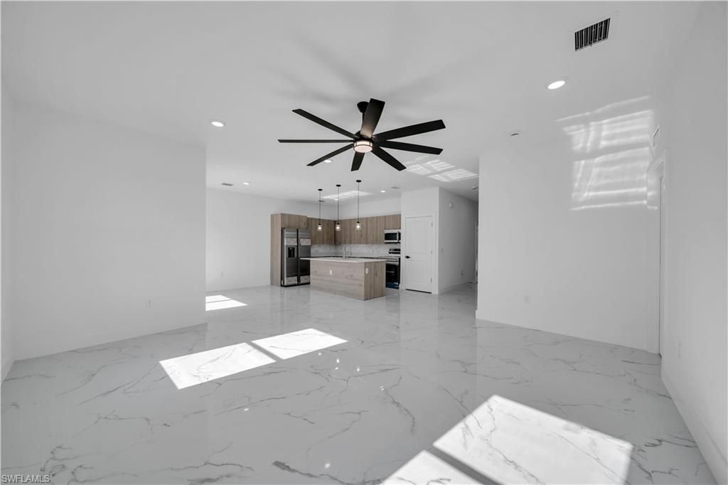 621 Greenbriar Blvd, Lehigh Acres, FL 33972 Photo