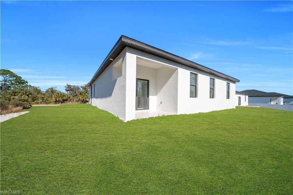 621 Greenbriar Blvd, Lehigh Acres, FL 33972 Photo