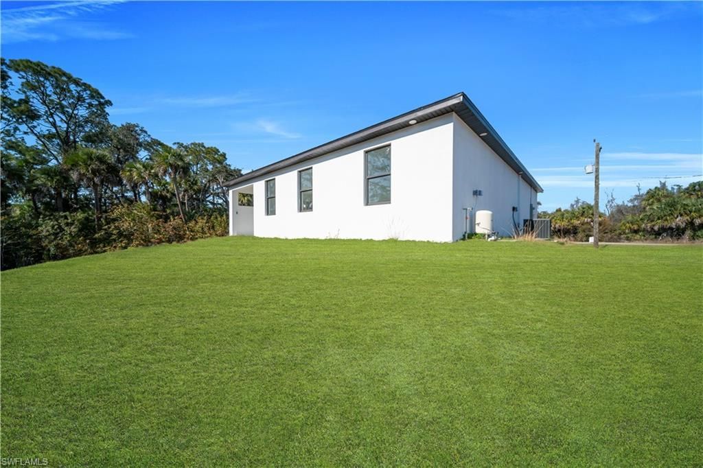 621 Greenbriar Blvd, Lehigh Acres, FL 33972 Photo