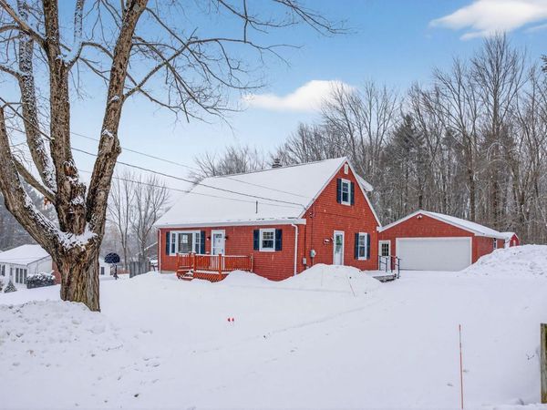 15 Hamlin Road, Falmouth, ME 04105