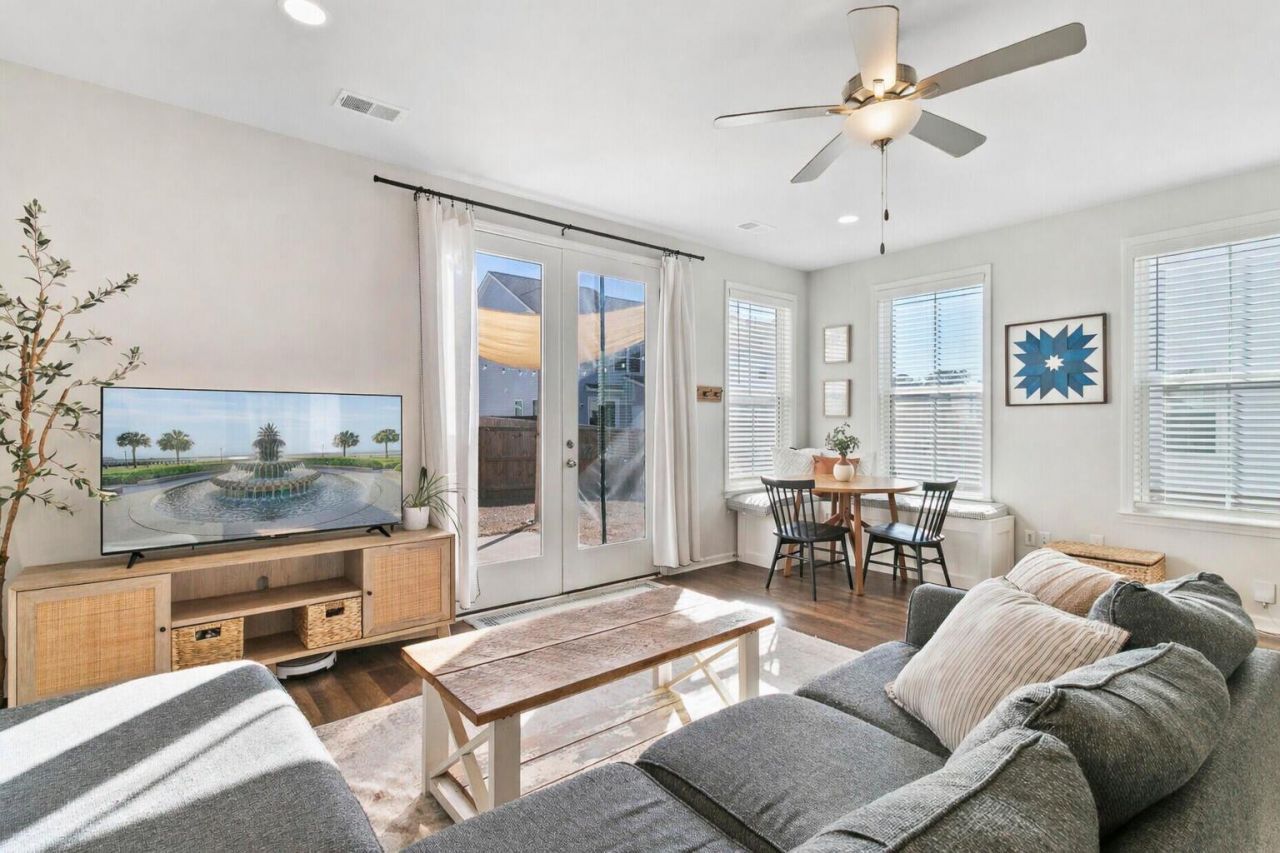 350 Green Fern Drive Photo 11