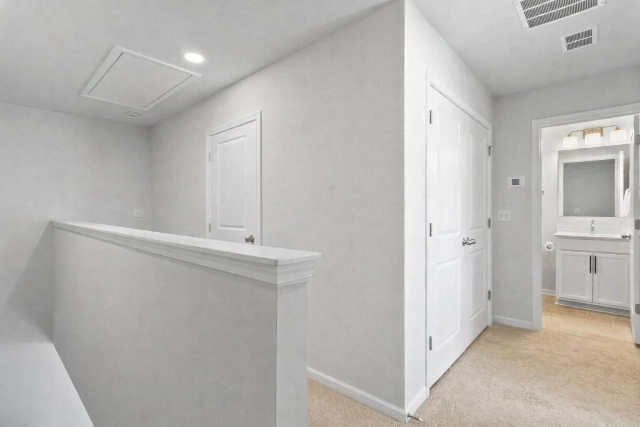 350 Green Fern Drive Photo 28