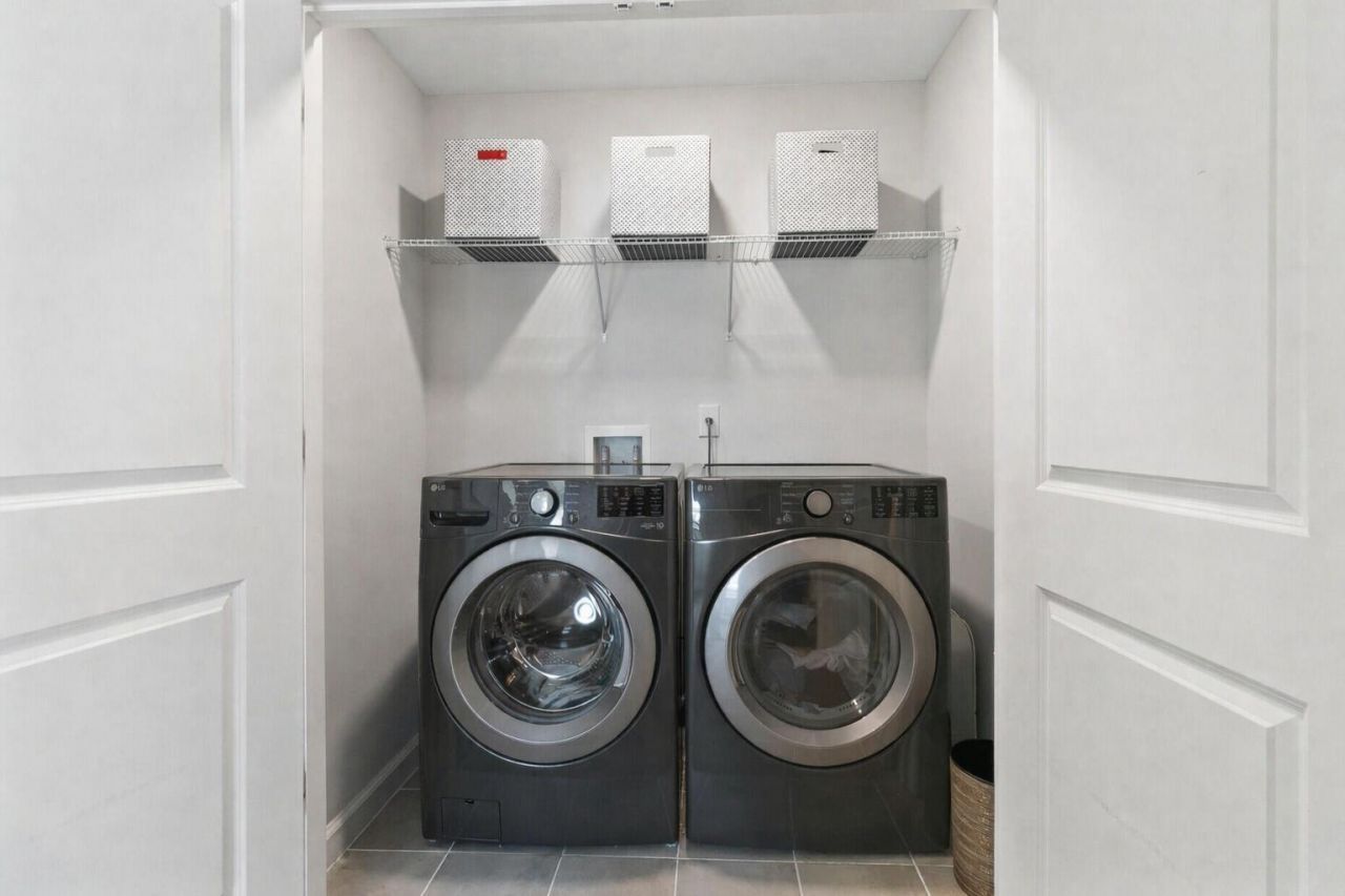 350 Green Fern Drive Photo 32