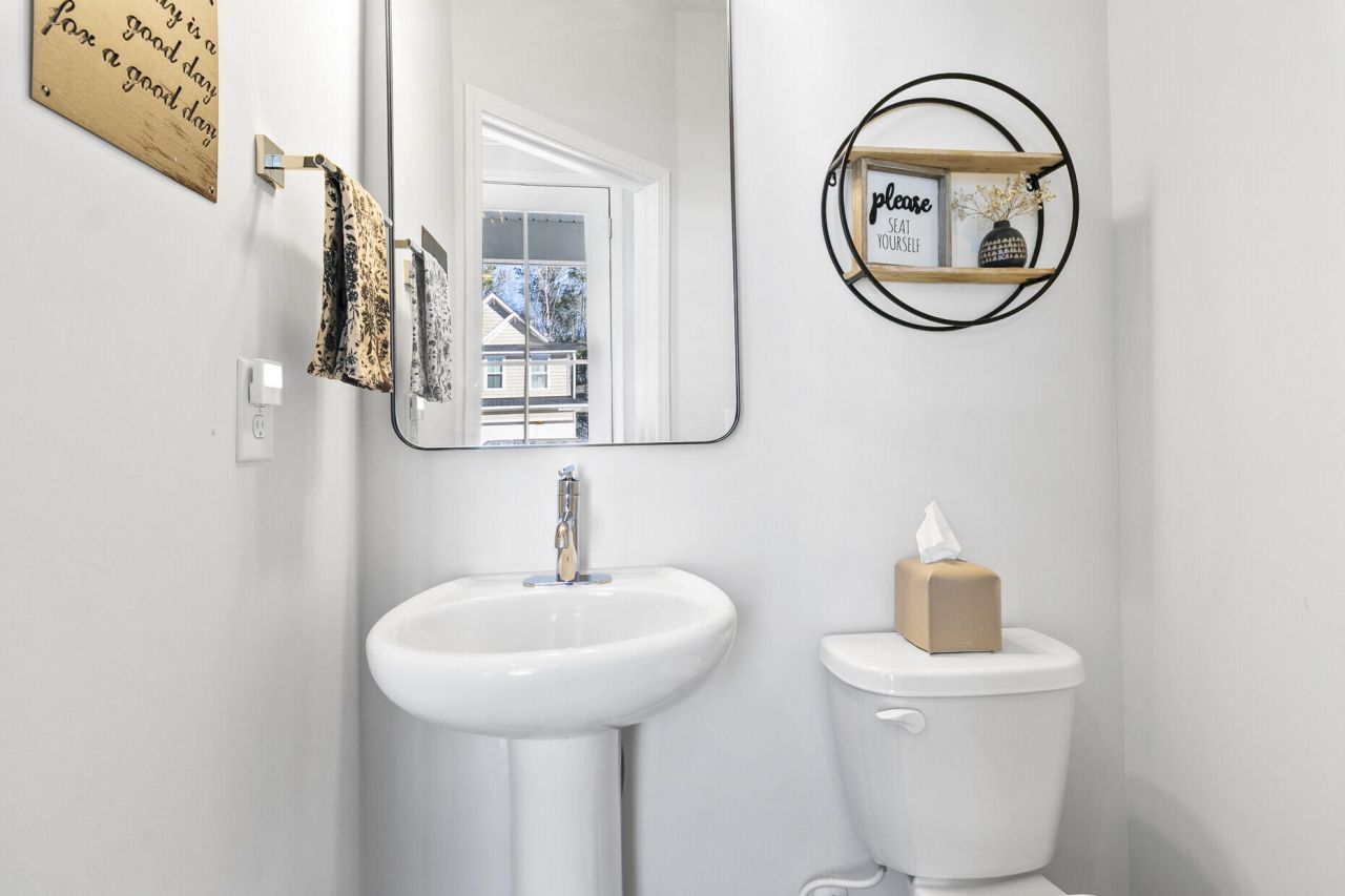 350 Green Fern Drive Photo 33