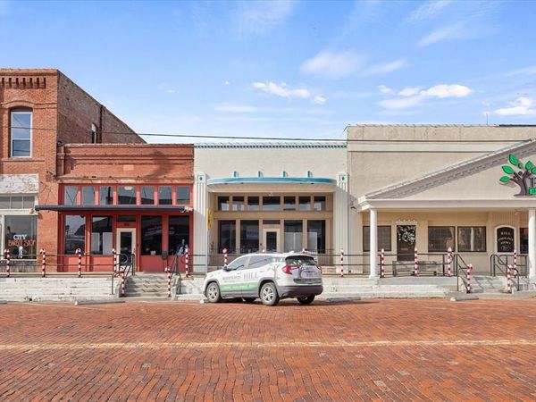 111 N 4th Street , Wills Point, TX 75169