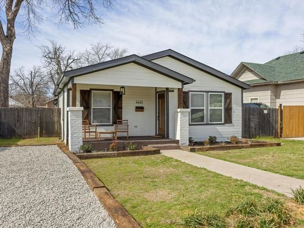2221 Refugio Avenue, Fort Worth, TX 76164