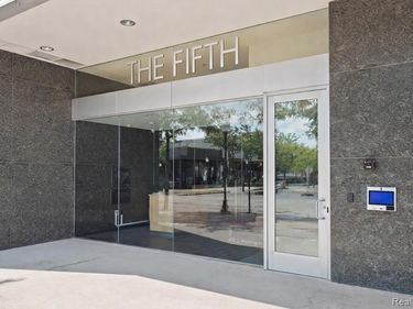 432 S Washington Avenue, Royal Oak, MI 48067