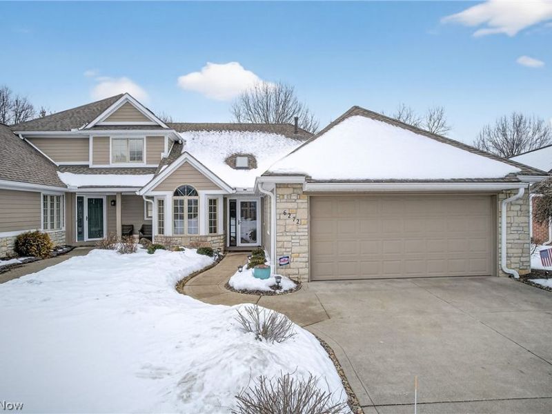 6272 Doral Drive NW, Canton, OH 44718 Photo 2