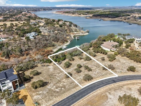 3100 Kahala Sunset DR, Spicewood, TX 78669