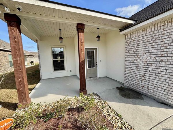 14001 Barrington Ave, Denham Springs, LA 70726